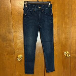 Express Mid-rise Dark Wash Supersoft Denim Skinny Jeans
SZ 00 Short